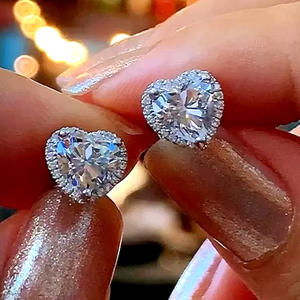 ต่างหูเพชรทรงหัวใจสีขาวทองคำขาว E1235 สี D ธรรมชาติ รับรองโดย GIA สำหรับผู้หญิง สไตล์โรแมนติกสำหรับงานแต่งงาน - Product Image 5