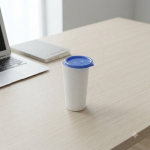 Gobelet jetable en plastique PP à paroi simple avec couvercle, pratique pour servir du café, du thé, des jus, des smoothies, idéal pour les restaurants et les événements - Product Image 1