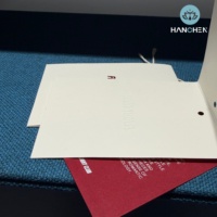 Étiquettes suspendues et étiquettes pour perruques en papier couché écologique beige personnalisées pour accessoires vestimentaires et de chaussures avec procédés d'impression en relief