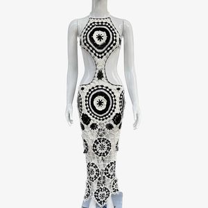 2024女性パーティーホルターバックレスドレス中空アウトセクシーロリータファッション夏休み手作りかぎ針編みロングニットマディドレス - Product Image 5