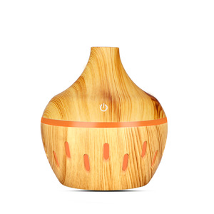 Humidificador con diseño de madera Huizhou de 300 ml, difusor de aroma con alimentación USB para uso doméstico - Product Image 2