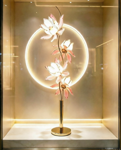 Lámpara de pie decorativa estilo escultura, pantalla de cristal con diseño de loto de 4 cabezas, base dorada pulida, luz ambiental cálida y suave para el hogar - Product Image 6