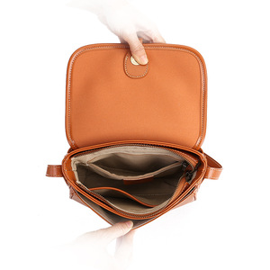 <span class=keywords><strong>2023</strong></span> nouvelle boucle magnétique en cuir véritable petit sac carré rétro littéraire polyvalent bandoulière première couche peau de vache doux femmes sac - Product Image 6