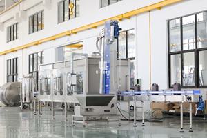 Ligne de production automatique 3 en 1 de type linéaire pour le lavage, le remplissage et le bouchage de bidons en PEHD de 5L et 10L pour l'<span class=keywords><strong>eau</strong></span> <span class=keywords><strong>potable</strong></span> - Product Image 2