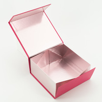 Boîte d'emballage magnétique pliable en papier kraft recyclable monobloc avec poignée pour bougie et vêtements Boîte cadeau Saint Valentin