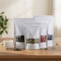 Sachets Doypack en papier kraft à faible MOQ avec fermeture éclair et fenêtre, emballage refermable pour snacks et noix