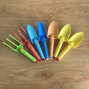 Fabricante de Productos de Plástico para Jardín, Horquilla y Pala, Piezas de Plástico Moldeadas por Inyección en Varias Formas, Productos de Plástico Personalizados - Product Image 5