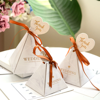 Großhandel kleine dreieckige Pyramide Marmor Candy Chocolate Box süße Hochzeit begünstigt Boxen mit Band