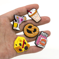 En gros, breloques pour chaussures en PVC, motifs Krispy Kreme, Sushi, Boissons, Aliments, et breloques en forme d'œuf pour lacets, pour sabots, sandales et la personnalisation de chaussures DIY