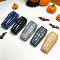 Figurine de cercueil en pierre de cristal naturelle en gros, motif croix, artisanat de cercueil en pierres précieuses pour ornement et cadeau d'Halloween