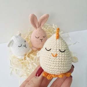 Fatto a mano pasqua <span class=keywords><strong>Amigurumi</strong></span> uncinetto cotone carino Super morbido coniglio farcito di pollo orsacchiotto Milkpp grande Idea regalo PP all'ingrosso - Product Image 5