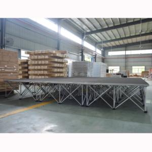 Plateforme de scène modulaire portable pour événements et expositions - Product Image 1