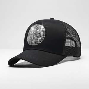 Chapeaux de camionneur brodés personnalisés de haute qualité avec logo brodé personnalisé Casquette de camionneur en maille à vendre Fabriqué au Pakistan - Product Image 1