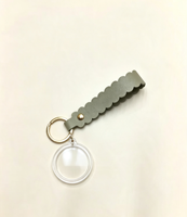Großhandel Acryl-Schlüsselanhänger aus PU-Leder mit 36mm Kreis, Blanko-Acryl-Fotobooth-Taschenanhänger, Foto-Schlüsselanhänger mit Lederband, Geschenk