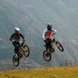 Vente en gros de motos électriques tout-terrain 8KW haute puissance 72V 85km/h pour concessionnaires, détaillants et clubs de motards – Marchés UE et US - Product Image 4