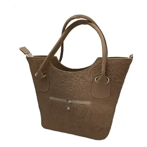 Bolso de compras Fana Wendy Avellana de cuero repujado con estampado floral grande, cierre de cremallera y asa de mano - Product Image 1