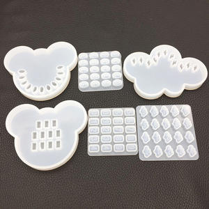 Moule en silicone manuel pour plaque de signalisation de <span class=keywords><strong>stationnement</strong></span> numérique à huit côtés en forme de goutte de cristal DIY, outil de déplacement de voiture - Product Image 4