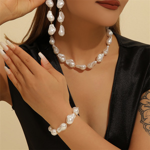 Ensemble de perles baroques en verre au design irrégulier, <span class=keywords><strong>collier</strong></span>, bracelet et boucles d'oreilles polyvalents, accessoires de fête à la mode, vente en gros - Product Image 1