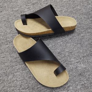 <span class=keywords><strong>Sandalias</strong></span> Planas Antideslizantes con Anillo para el <span class=keywords><strong>Dedo</strong></span> del Pie, Parte Superior de Cuero PU y Plantilla de Corcho para <span class=keywords><strong>Hombre</strong></span>, Uso Diario, Casual, al Aire Libre, Verano y Playa - Product Image 1