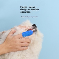Fournitures pour animaux de compagnie : Ensemble de brosses à dents à trois têtes en plastique saveur bœuf pour chiens avec dentifrice pour le soin des gencives