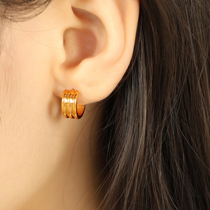 ต่างหูฮักกี้ ดีไซน์ทรงเรขาคณิต สีทอง เงิน ไทเทเนียม สตีล สำหรับทุกเพศ ใส่ได้ทุกวัน EH535 - Product Image 4