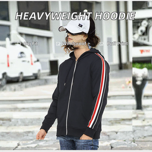 Sweat à capuche zippé premium noir avec bandes contrastantes rouge et blanc sur les manches, manches longues, style décontracté, sportswear, streetwear - Product Image 2