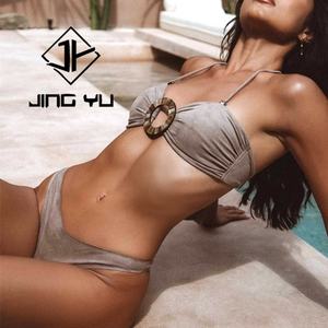 Traje de Baño de Terciopelo Sostenible Personalizado, Bikini Bandeau con Accesorios de Anillo Brillante de Alta Calidad para Mujer, Venta Caliente - Product Image 3