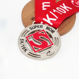 Produsen desain grosir 5K 10K logam campuran seng 3D emas penghargaan maraton berlari medali olahraga kustom ayah ibu medali wanita