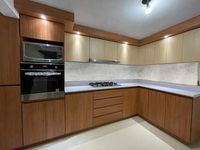 Armoires de cuisine modulaires sur mesure CBMmart pour gagner de la place avec accessoires d'armoires de cuisine, armoires de cuisine en bois massif
