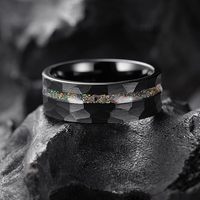 Bagues tendance romantiques de 8 mm en tungstène pour hommes, alliances noires pour couple avec incrustation d'opale, finition brossée et martelée, ajustement confortable