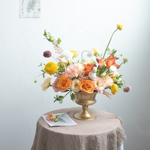 Elegantes Macetas de Hierro de Estilo Europeo, Diseño Retro Art Deco, Floreros Vintage para Arreglos Florales, Decoración para Bodas y Hogar - Product Image 4