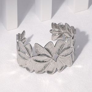 Pulsera de Acero Inoxidable Hipoalergénica, Minimalista, de Lujo Ligero, con Diseño de Pétalos Abiertos, para Mujer, No se Deslustra - Product Image 3