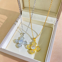Collier Resoul Lucky 316L CZ Trèfle à Quatre Feuilles Style Vintage Romantique Floral Brillant pour Femme Anniversaire
