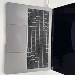 Portátil empresarial usado desbloqueado de Hong Kong: MacBook Air 2018/2019 A1932 i5 8G 256G, barato y asequible, de bajo precio. - Product Image 2