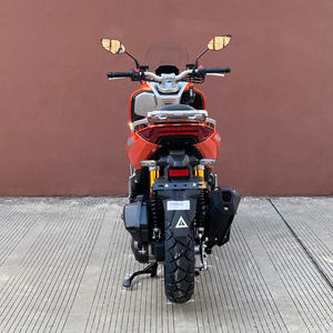 Scooter a Benzina ADV 200cc Arancione Lucido, Motore Raffreddato ad Aria, Sistema EFI, Freno a Disco, Velocità Massima 105 Km/h, con Certificazioni EPA e DOT - Product Image 6