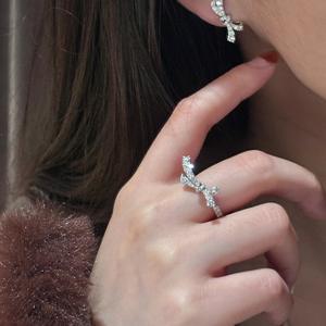 แหวนเงินแท้ S925 ประดับเพชรระยิบระยับ ดีไซน์โบว์ผีเสื้อสามมิติ พร้อมริบบิ้นผูกปม สำหรับผู้หญิง ระดับไฮเอนด์ - Product Image 3