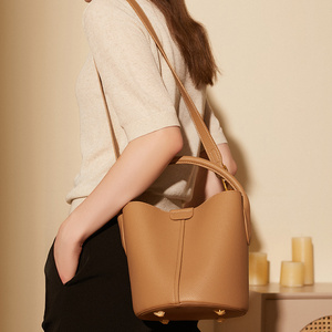 Sacs à main en cuir pour femme Cuir de Fleur Pleine Femme Seau Bandoulière Sacs à Main Usine Chine Gros Livraison Gratuite - Product Image 3