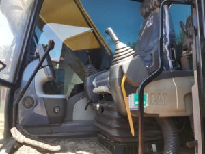 รถขุดตีนตะขาบ Caterpillar 330DL มือสอง ขนาด 30 ตัน เครื่องจักรก่อสร้างหนัก CAT330DL รถขุดไฮดรอลิกพร้อมบุ้งกี๋ขนาดใหญ่ - Product Image 4