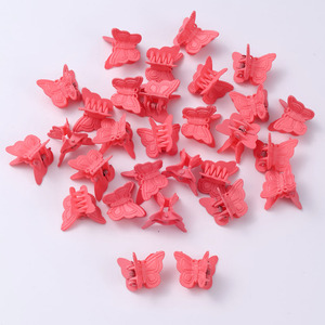 Mini pinza <span class=keywords><strong>de</strong></span> pelo <span class=keywords><strong>de</strong></span> mariposa <span class=keywords><strong>de</strong></span> dibujos animados para niñas, horquillas <span class=keywords><strong>de</strong></span> resina <span class=keywords><strong>de</strong></span> plástico esmerilado <span class=keywords><strong>de</strong></span> 1,8 cm, horquilla <span class=keywords><strong>de</strong></span> garra pequeña <span class=keywords><strong>de</strong></span> estilo dulce - Product Image 6