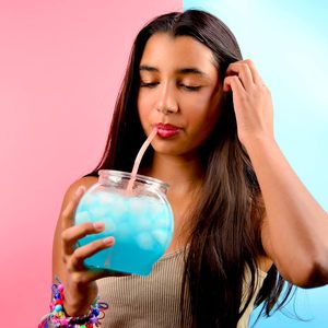 แก้วพลาสติกทรงปลา 30 ออนซ์ แก้วน้ำพลาสติกทรงปลา ดีไซน์สนุกสำหรับค็อกเทล งานปาร์ตี้สุดพิเศษ - Product Image 5