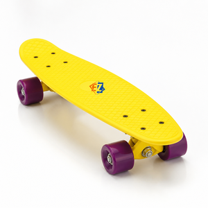 Mini-<span class=keywords><strong>skateboard</strong></span> compact 22 pouces en plastique jaune <span class=keywords><strong>pour</strong></span> enfants, idéal <span class=keywords><strong>pour</strong></span> les trajets quotidiens et le plaisir, logo personnalisé, vente en gros OEM - Product Image 1