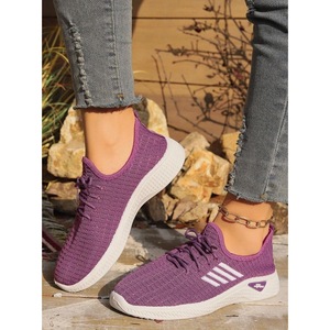 รองเท้ากีฬาผู้หญิงน้ำหนักเบา สำหรับออกกำลังกายและครอสเทรนนิ่ง ระบายอากาศได้ดีและกันลื่น รองเท้ากีฬาเทนนิสพร้อมแถบข้าง - Product Image 3