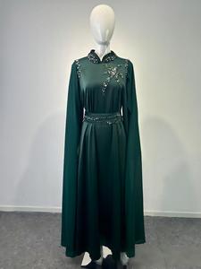 Nouvelle arrivée : Abaya cape vert émeraude lourde ornée de perles 3D, col montant, ourlet large et ample, robe de soirée élégante longue - Product Image 1