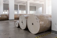 Ruban adhésif kraft biodégradable et ruban gommé kraft imprimé avec logo personnalisé pour la protection des murs et la résistance aux fissures murales