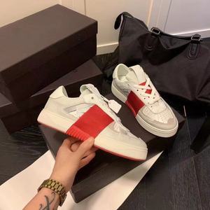 Chaussures décontractées pour hommes et femmes, style rétro sportif, en PU, avec empeigne patchwork, lacets, semelles compensées, bout rond, avec soutien de la voûte plantaire - Product Image 4