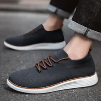 Chaussures de marche pour hommes en gros d'usine, style professionnel à enfiler, maille respirante, semelle intermédiaire en EVA, couleur et taille personnalisables, confortables, légères, en vrac