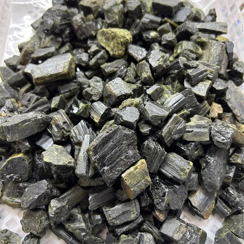 Hotsale pietra di cristallo curativa naturale tormalina verde grezza campioni minerali di pietre preziose grezze per regalo