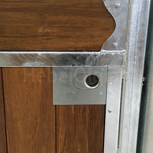 Establo de caballos asequible, Frente deslizante con parte inferior a la parrilla para la mejor ventilación, alimentador giratorio, ventana socializadora que se puede abrir - Product Image 6