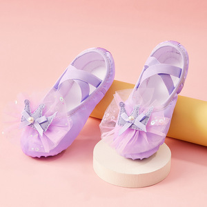Nouvelles chaussures <span class=keywords><strong>de</strong></span> danse Crown pour enfants, pour ballet et danse latine, chaussons <span class=keywords><strong>de</strong></span> danse à semelle souple, chaussures d'entraînement <span class=keywords><strong>de</strong></span> danse pour filles, chaussures <span class=keywords><strong>de</strong></span> <span class=keywords><strong>ballerine</strong></span> - Product Image 5