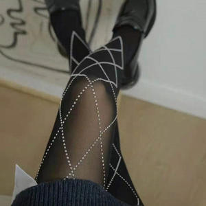 Kaos Kaki Berlian Imitasi Motif Rhombus Berkilau, Model C, Gaya Bintang, Fashion Terbaru, Hitam, Bahan Nylon Spandex, Hiasan Argyle, Hot Fix - Product Image 4